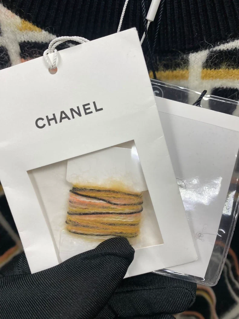 Chanel 22A sweater - Image 3