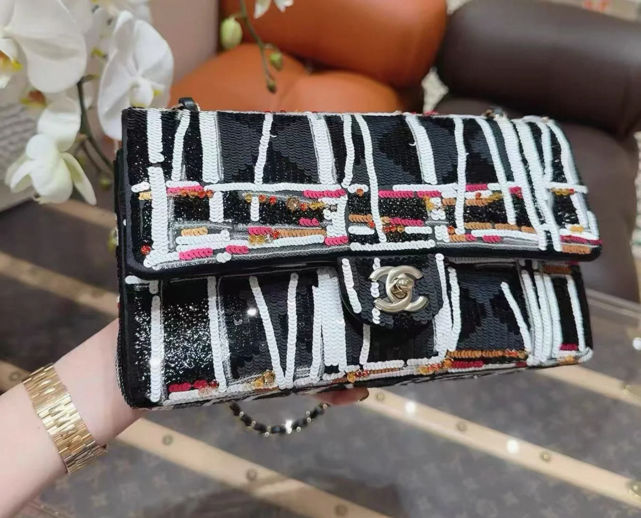 Chanel 22A Black/White/Pink Sequinned flap bag - Image 2