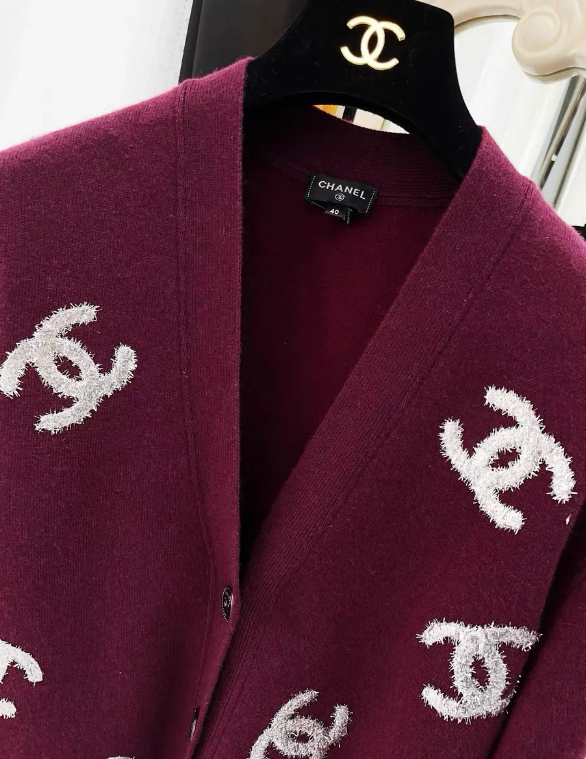CHANEL 22A Bordeaux Cashmere Cardigan Size 40 - Image 2