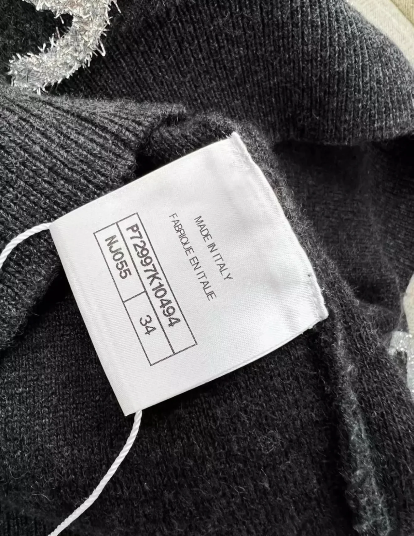 CHANEL 22A Cashmere Cardigan - Image 6