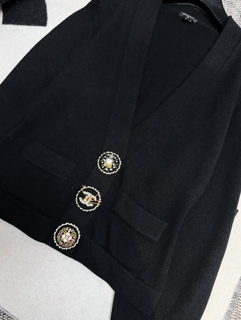 Chanel 22A black cardigan - Image 2