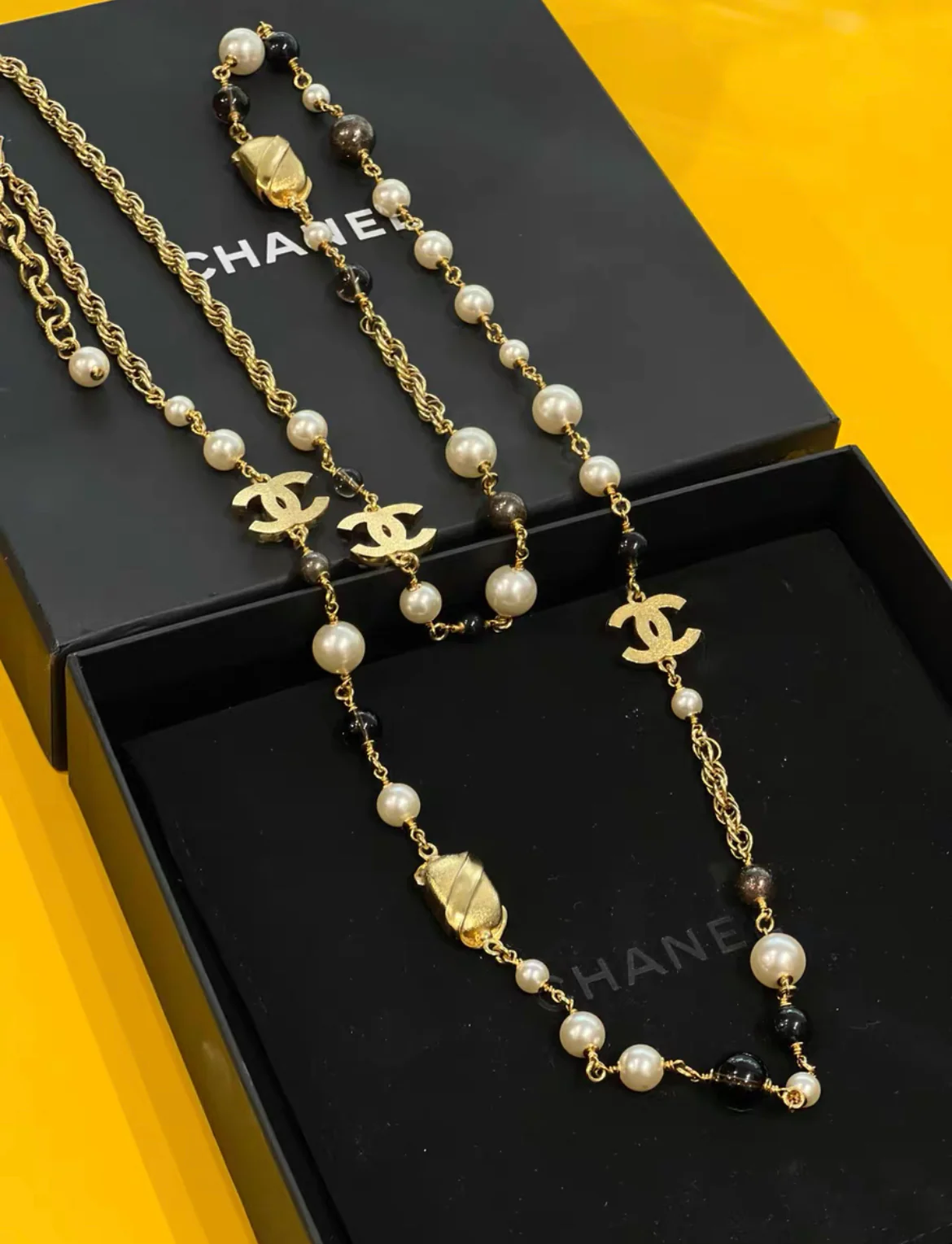 Chanel 22A Long Pearl CC Gem Stone Necklace - Image 6