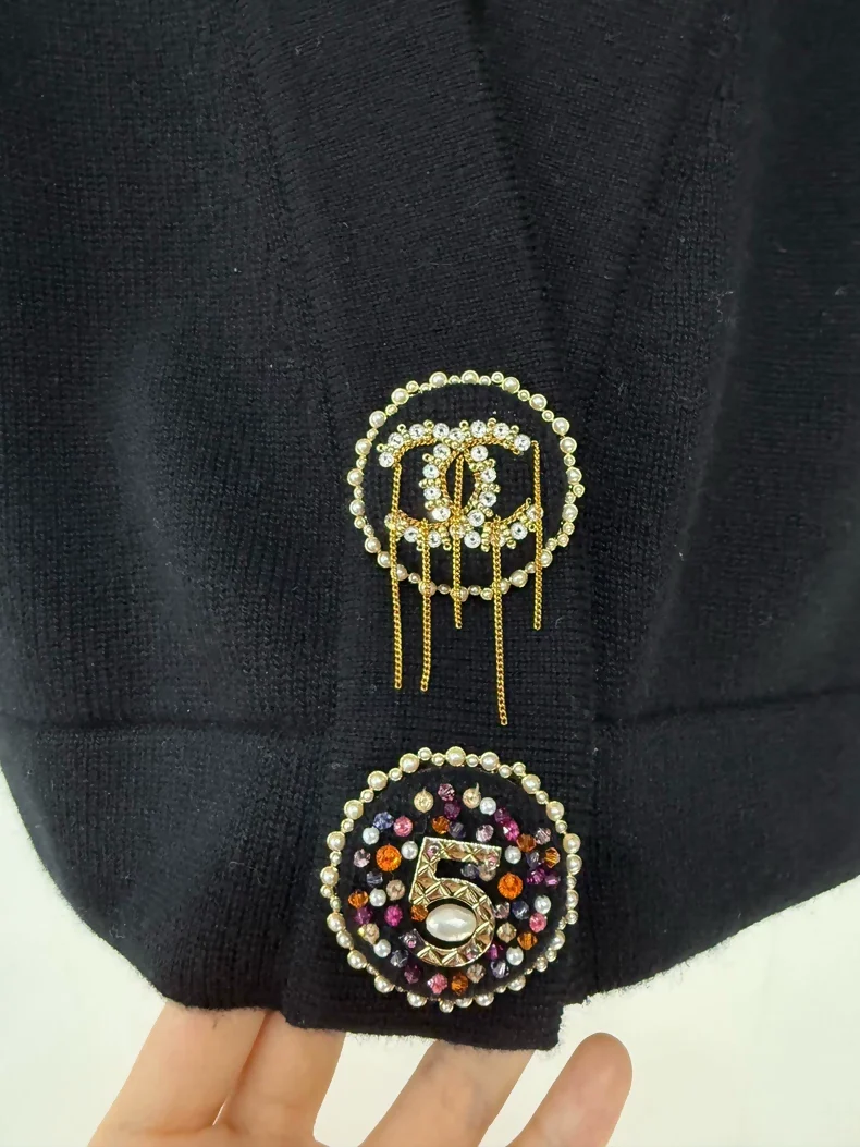 Chanel 22A Métiers d'Art perfume bottle detail knitted vest - Image 3