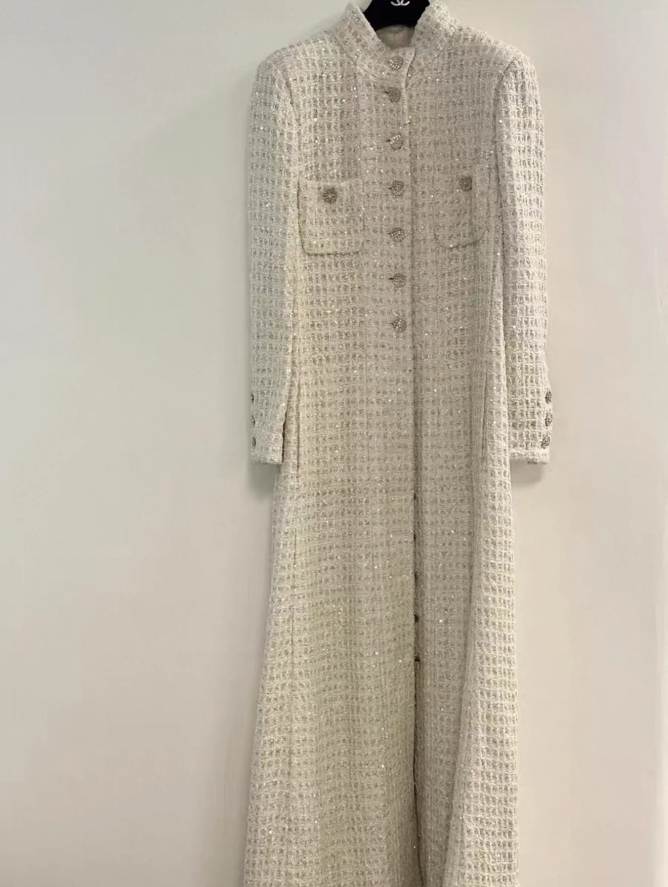 Chanel 22A White écru Sequinned Long Coat 42FR - Image 2