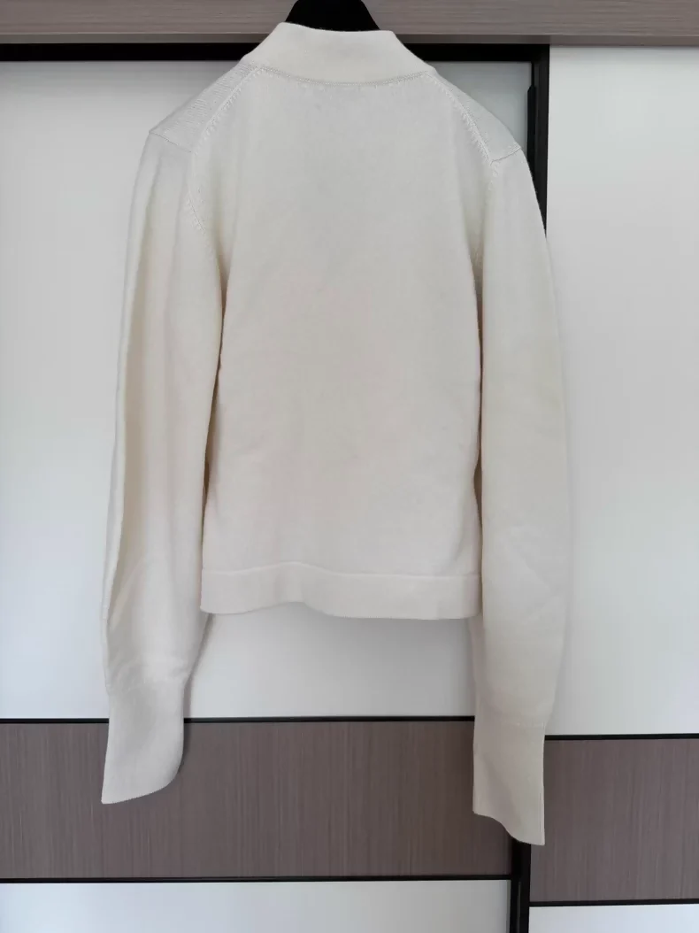 Chanel 22A white knit cardigan - Image 3