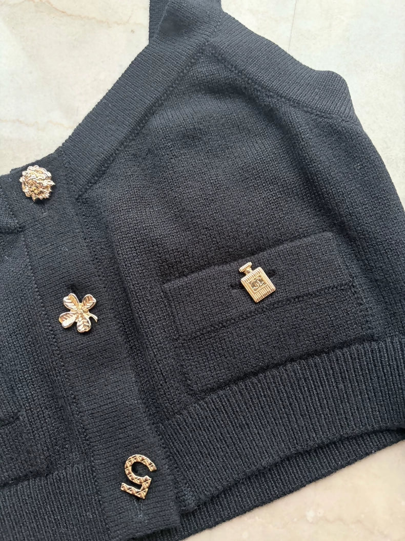 Chanel 22B Black Cashmere top with charms - Image 3