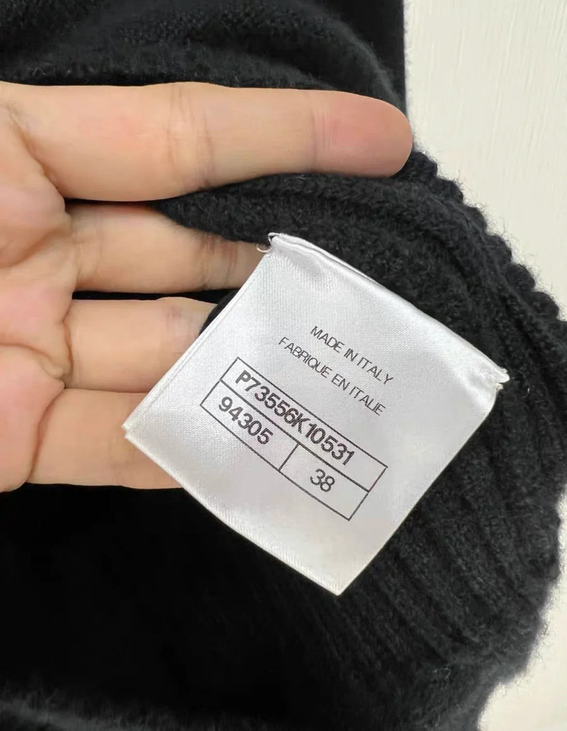 CHANEL 22B BLACK CASHMERE CARDIGAN/ DRESS Size 38 - Image 4