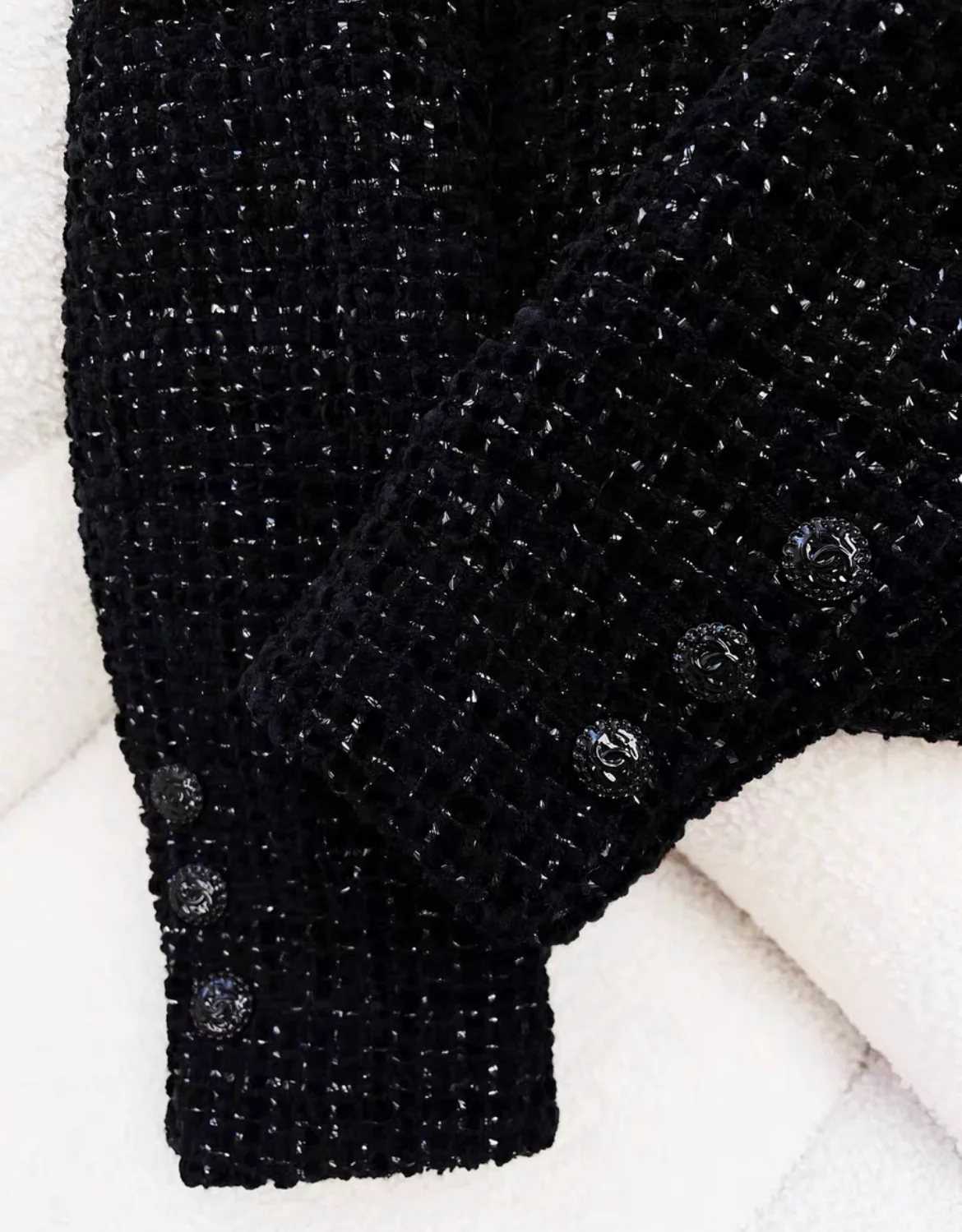 Chanel 22B black tweed jacket size 36 - Image 4