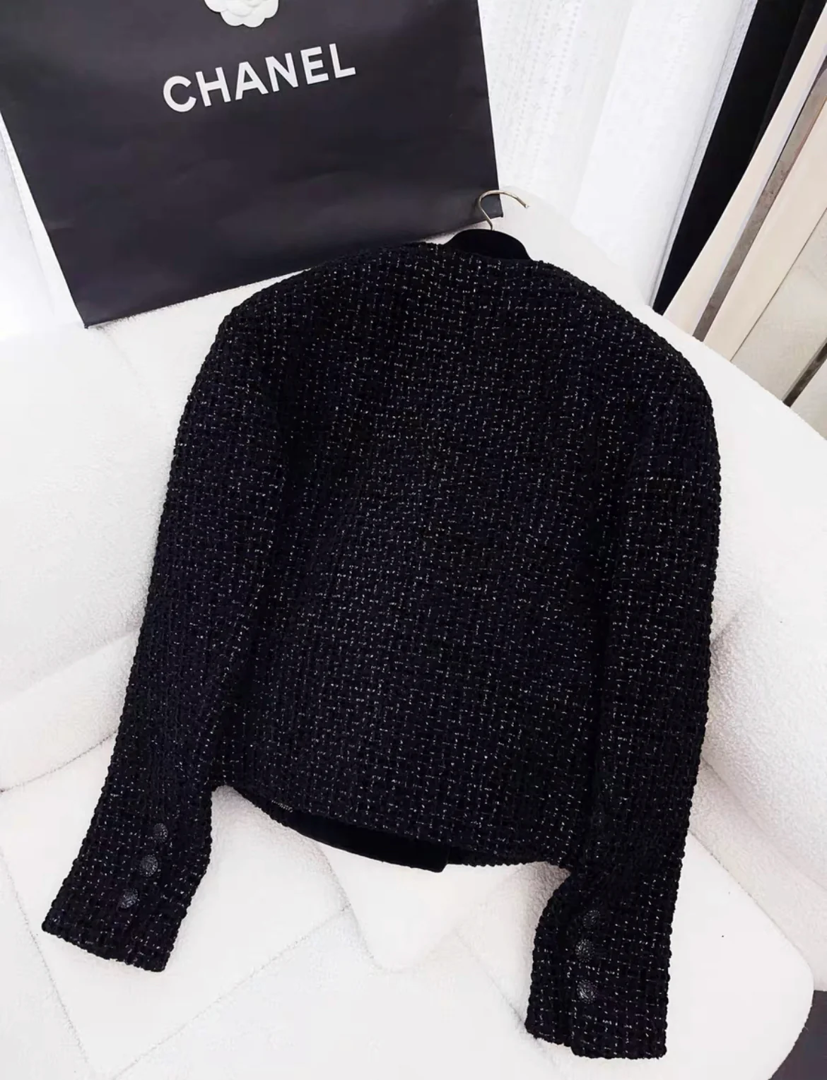 Chanel 22B black tweed jacket size 36 - Image 5