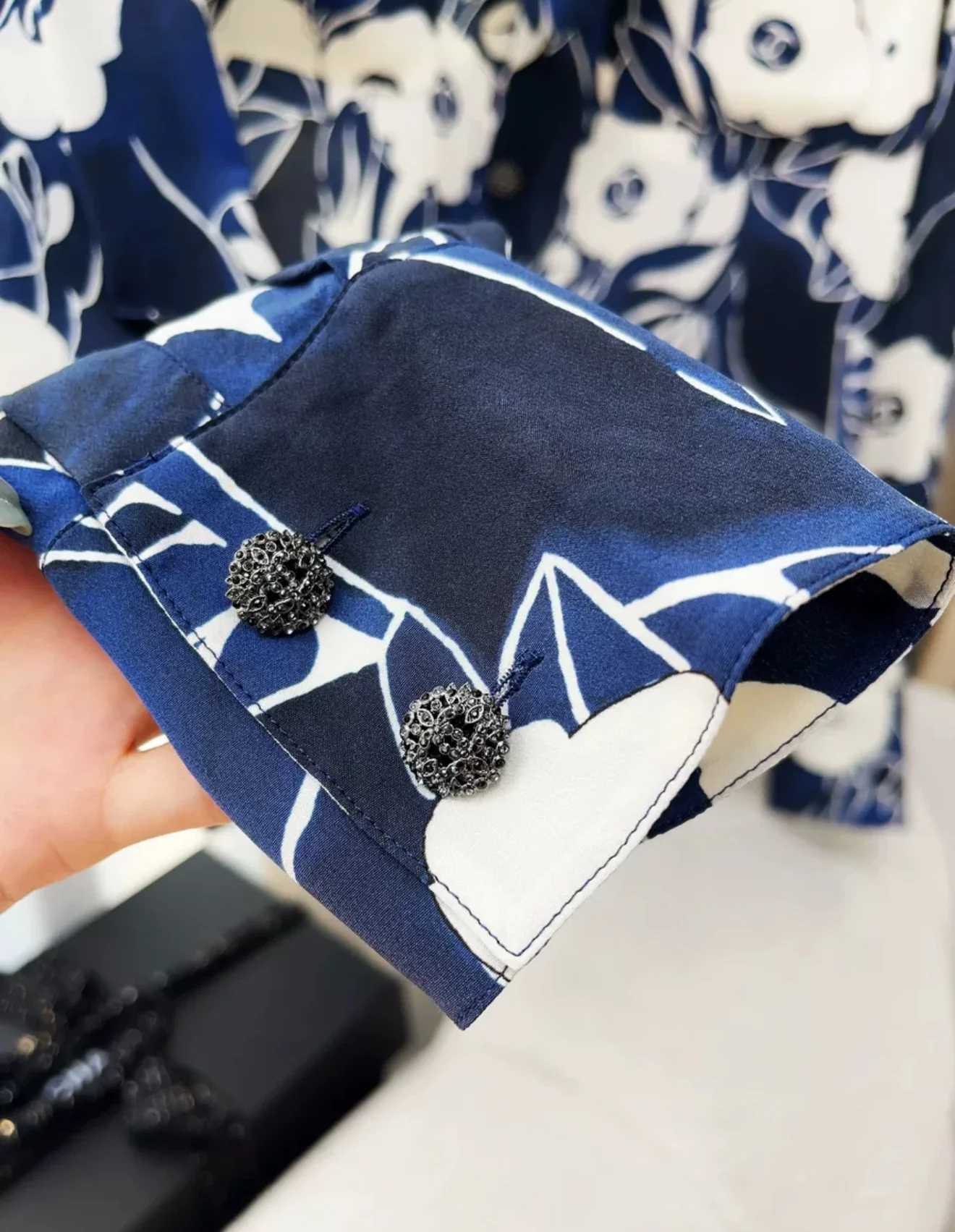 Chanel 22B Blue White Camellia Silk Shirt - Image 3