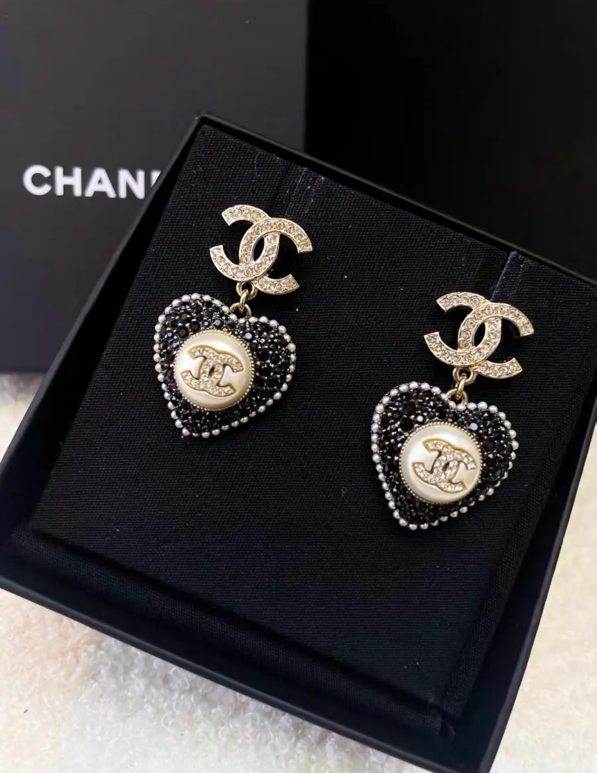 Chanel 22B CC Heart earrings - Image 2
