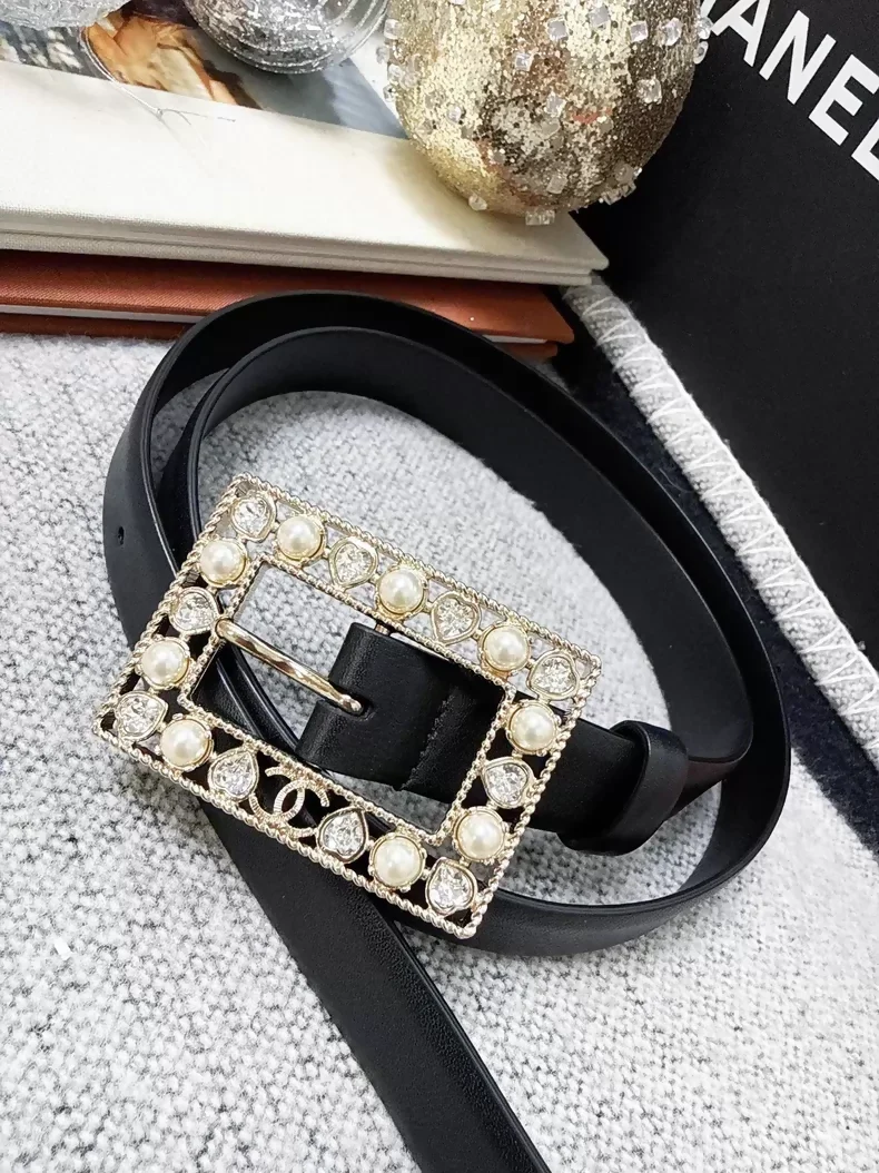 Chanel 22B pearl and rhinestone square leather belt, - Image 5