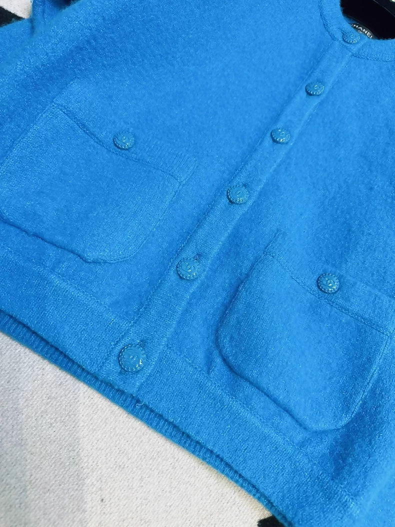 Chanel 22B turquoise blue oversized cashmere cardigan - Image 3