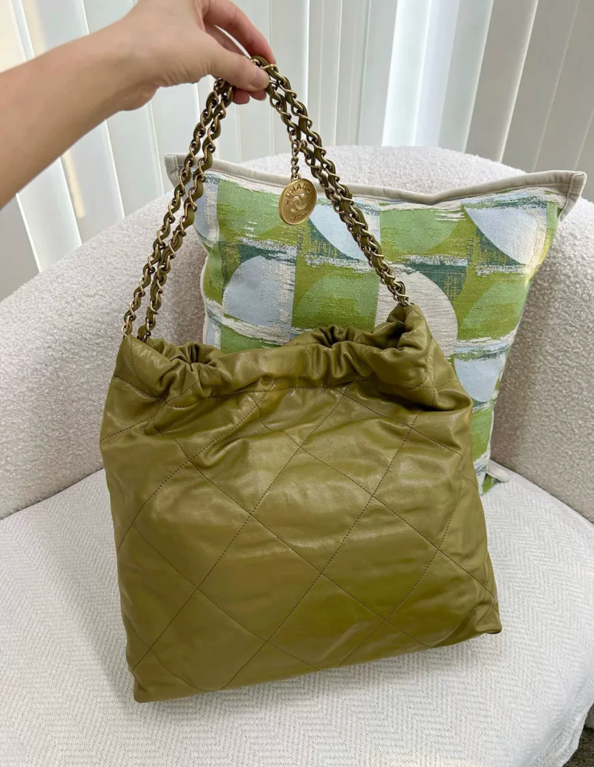 Chanel 22bag in olive khaki color medium size - Image 3