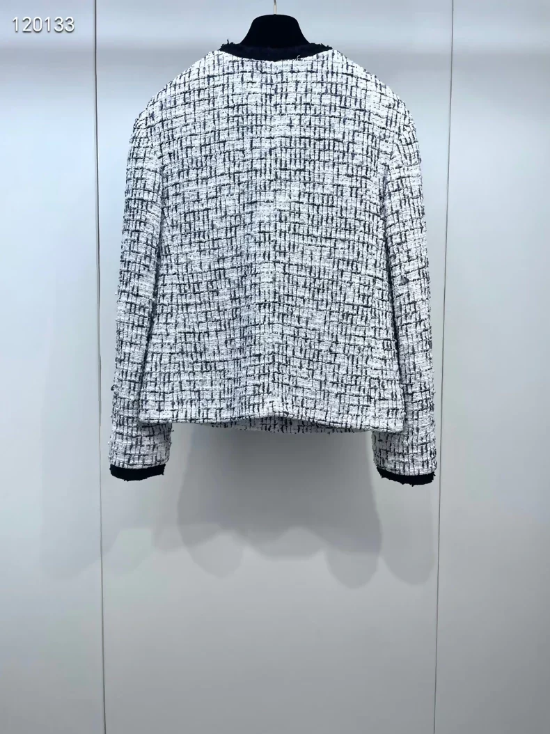 Chanel 22C Black and White Jacket - Image 2