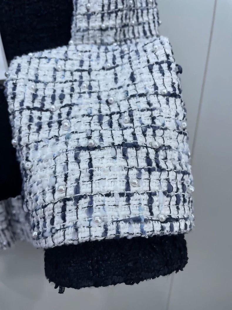 Chanel 22C black & white jacket - Image 3