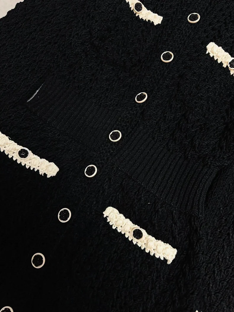 Chanel 22C Black and White Dress - Image 3