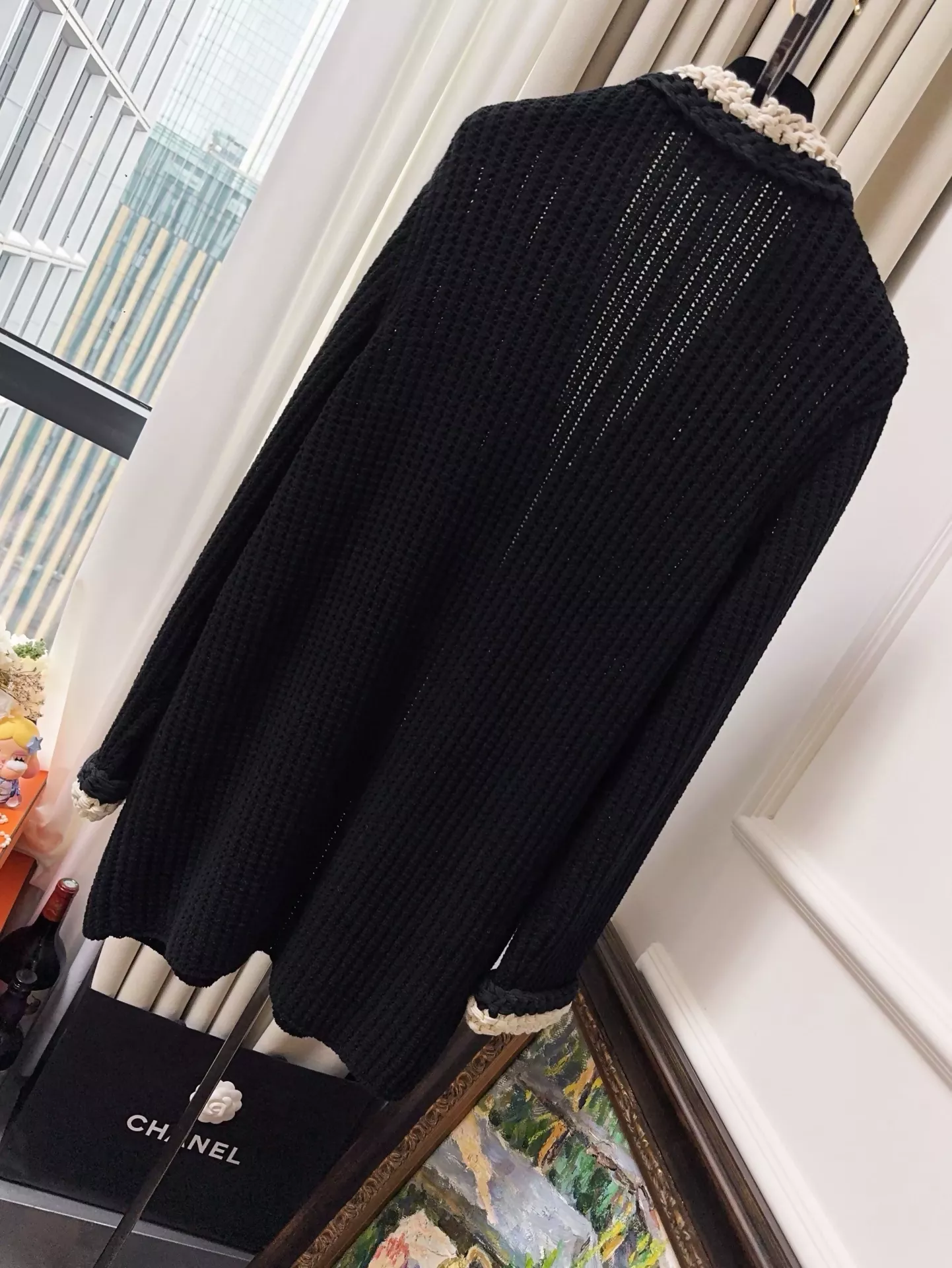 Chanel 22C black knitted long cardigan - Image 2