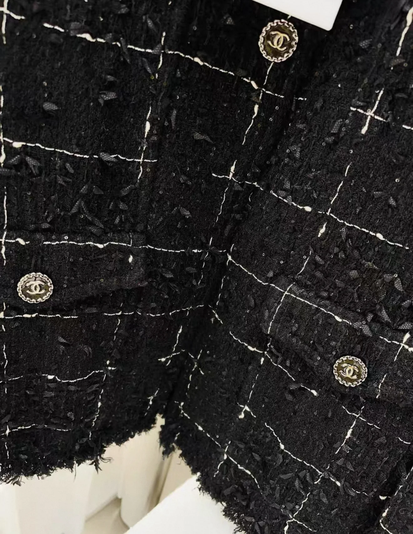 Chanel 22C black tweed jacket - size 36 - Image 3