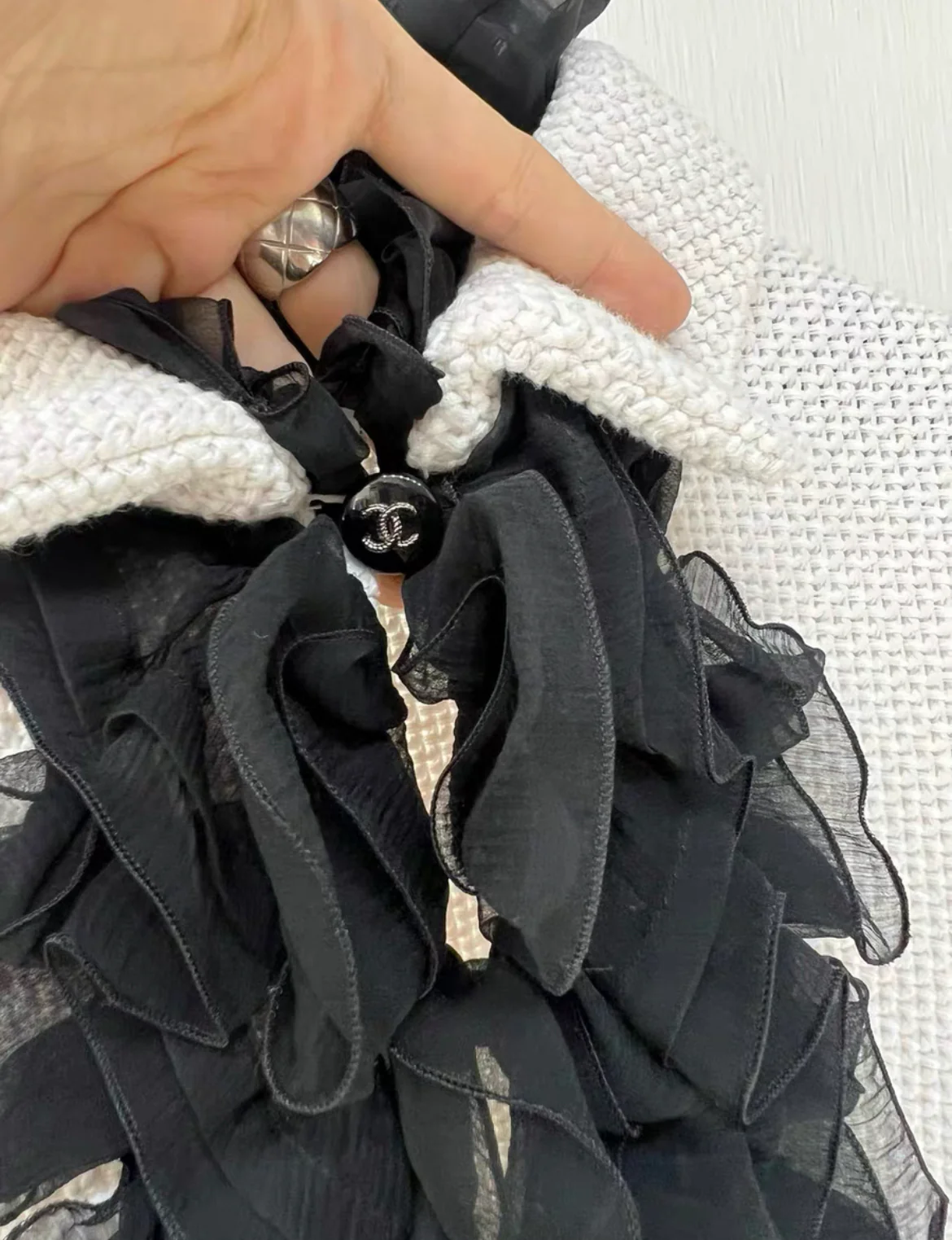 Chanel 22C Black voile collar white dress size 36 - Image 3