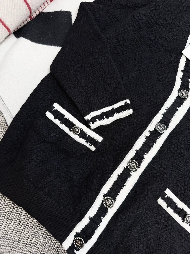 Chanel 22c Black and White Cardigan - Image 3