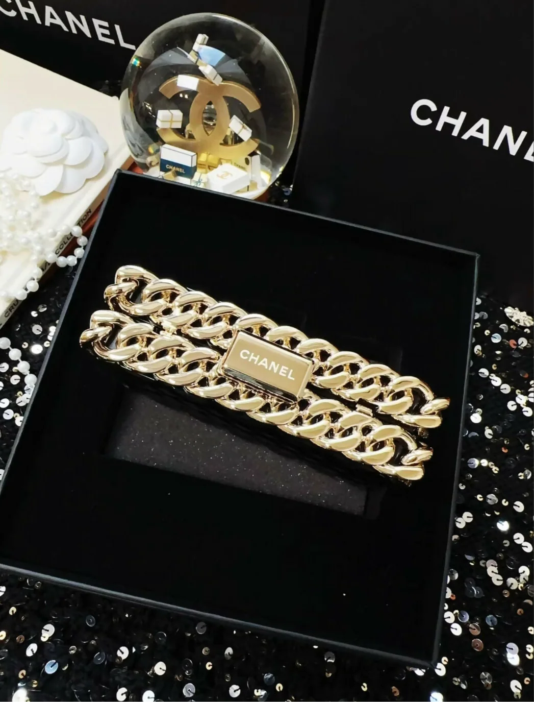 CHANEL 22C Black & Gold Minaudières - Image 2