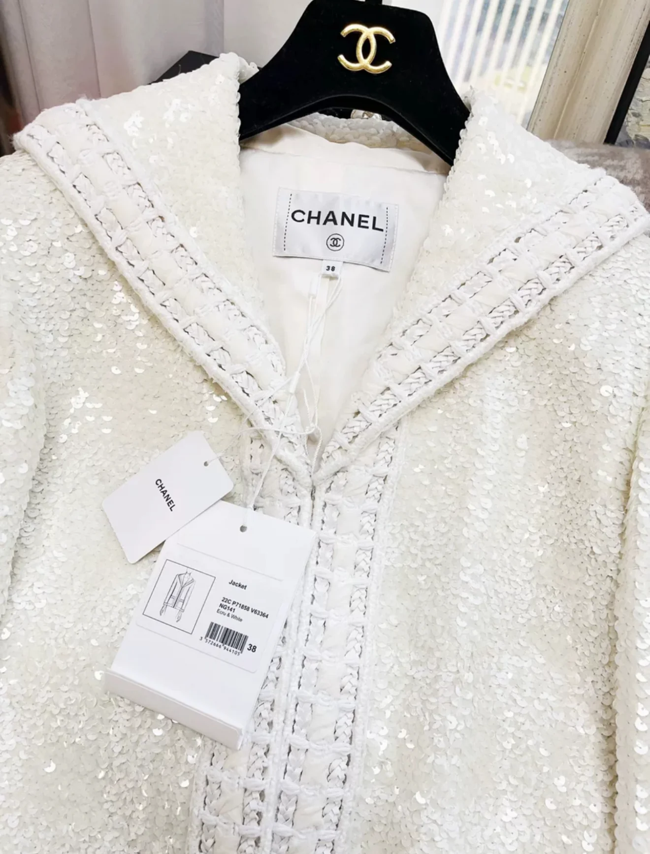 Chanel 22C Ecru & White Jacket - Image 2