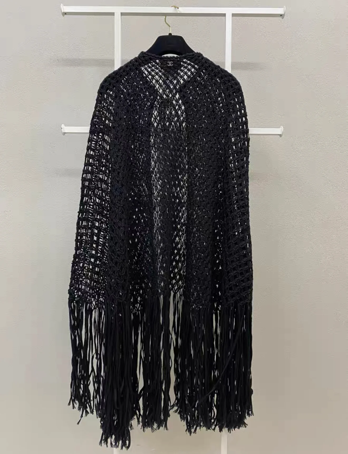 Chanel 22C Pearled Silk & Cotton Black Cape - Image 4