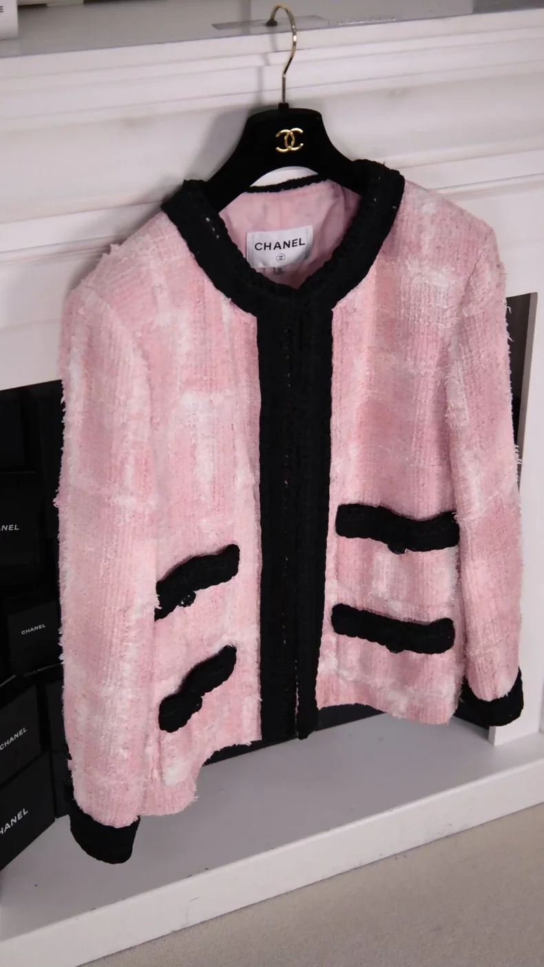 Chanel 22C pink tweed jacket - Image 3