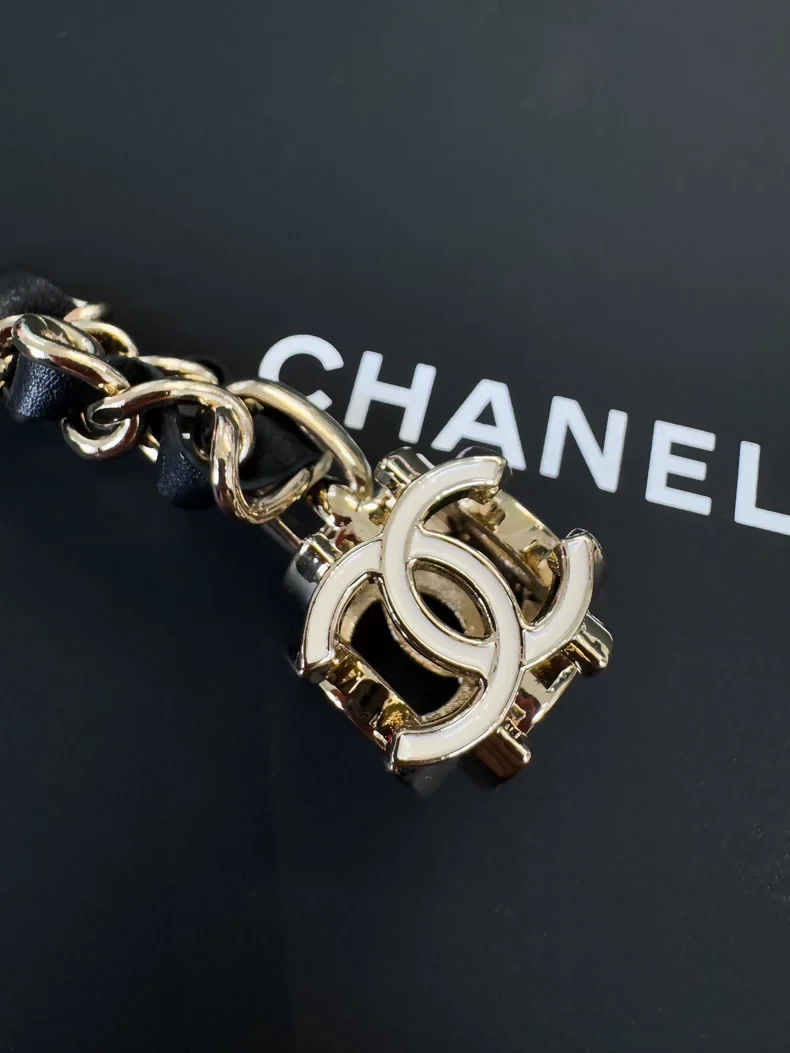 Chanel 22k dice white enamel double C pendant necklace - Image 2