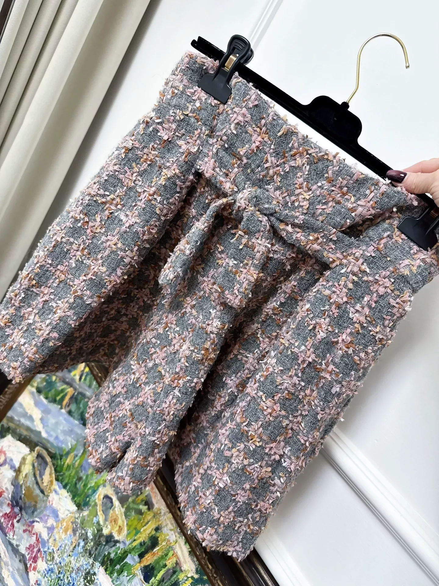 Chanel 22K pink gray tweed bow shorts