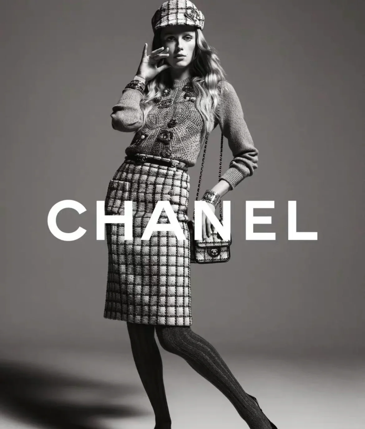 Chanel 22K black & white tweed skirt size 34 - Image 4