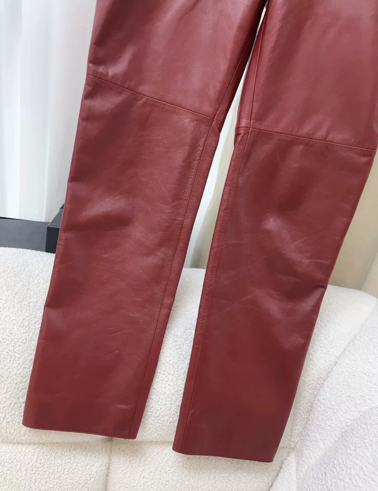 Chanel 22K Burgundy Leather pants - Image 5