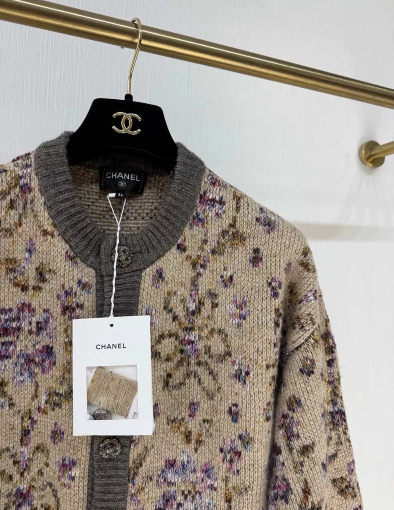 Chanel 22k floral knit cardigan - Image 2