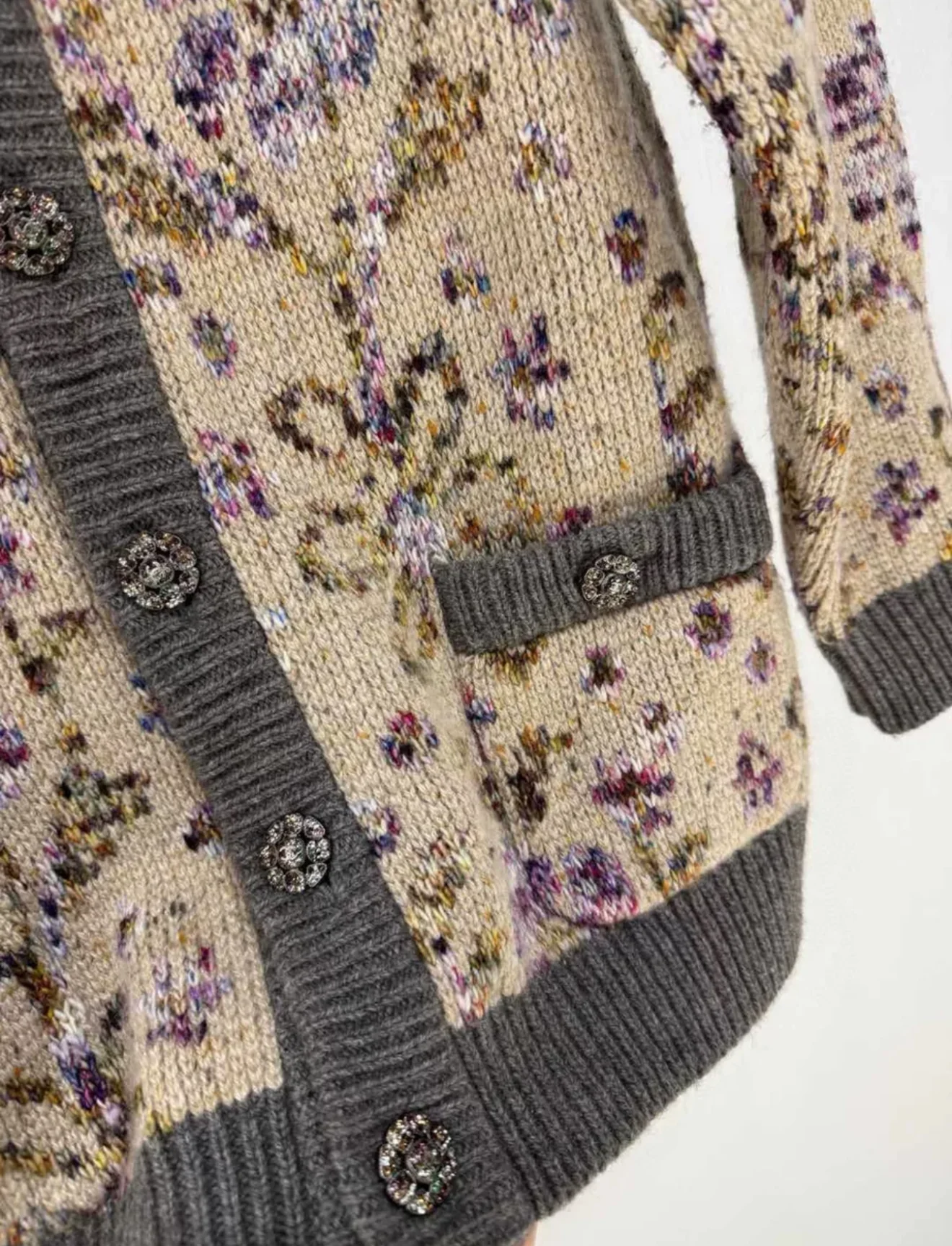 Chanel 22k floral knit cardigan - Image 3