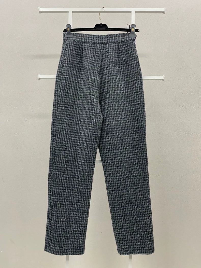 Chanel 22K gray and black pants - Image 2