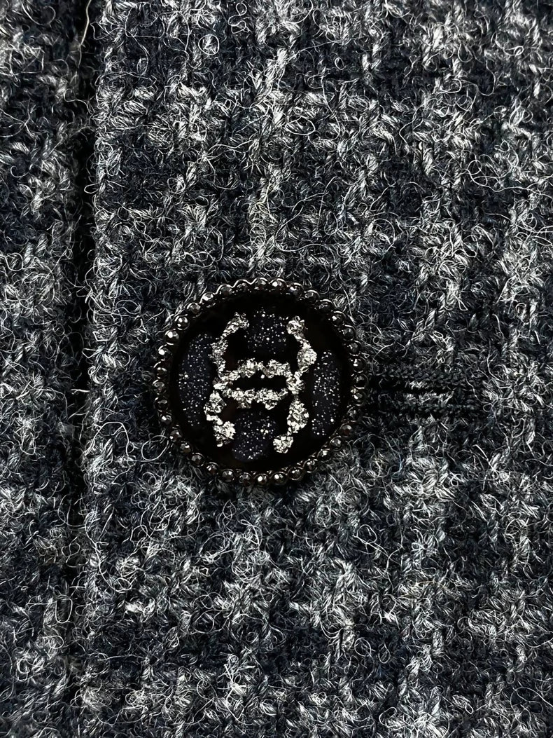Chanel 22K gray and black pants - Image 3