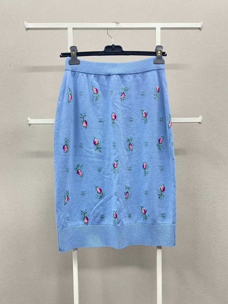 Chanel 22K blue skirt - Image 2