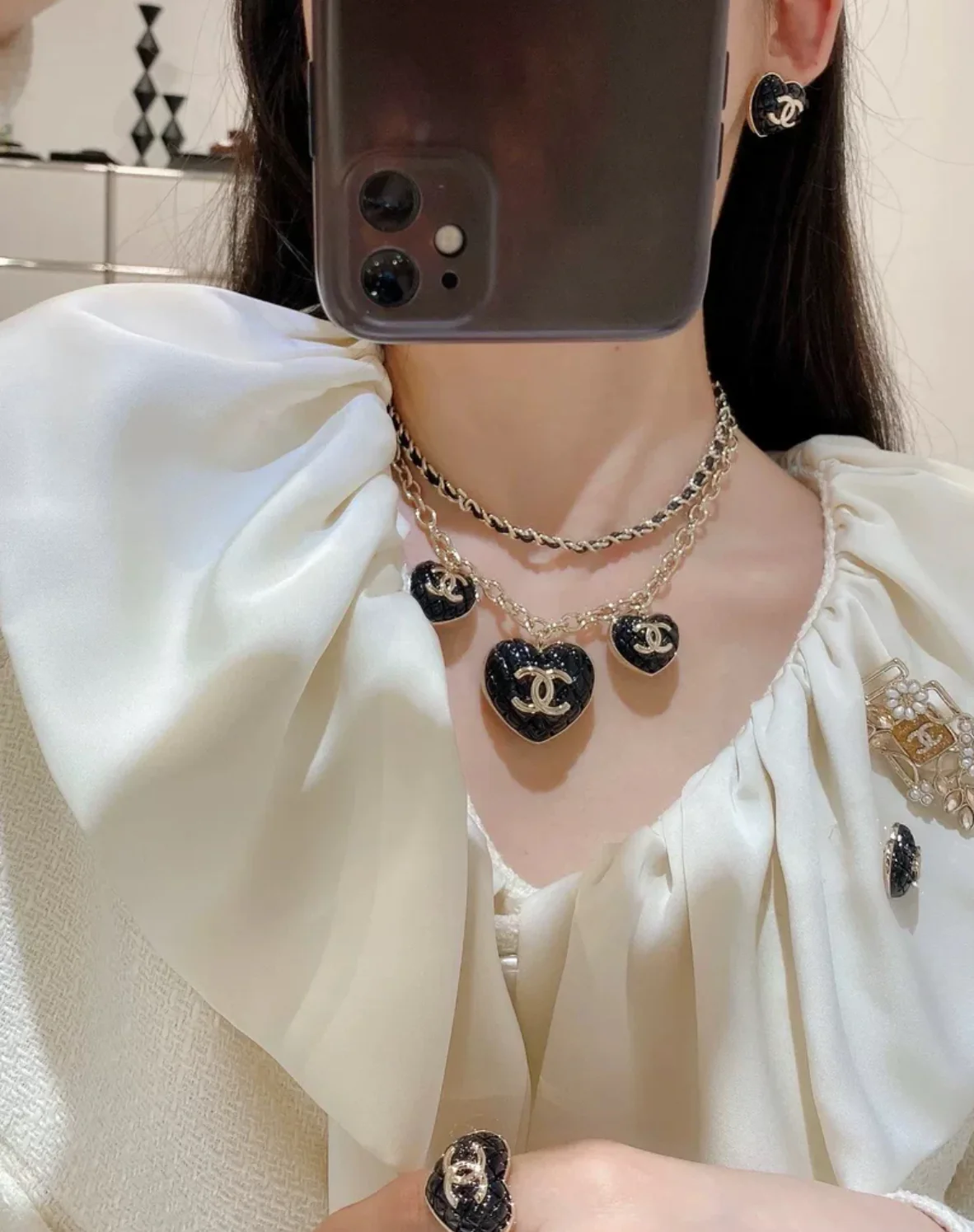 Chanel 22k heart chain necklace choker - Image 6