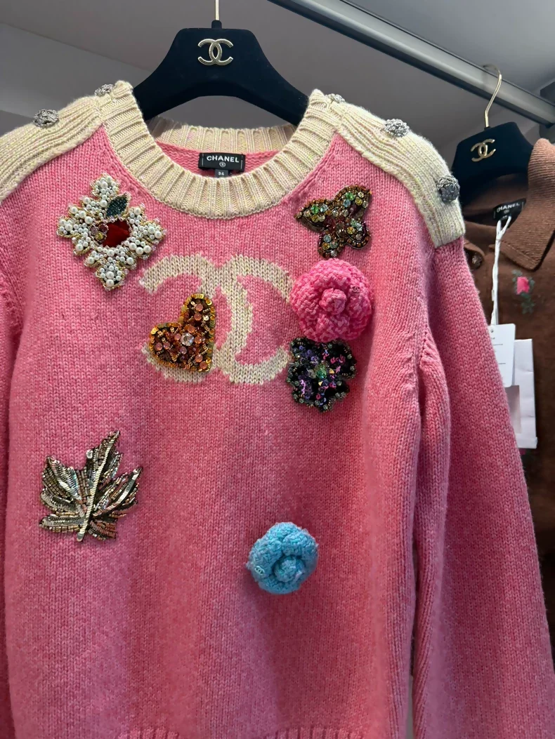 Chanel 22k pink sweater - Image 2