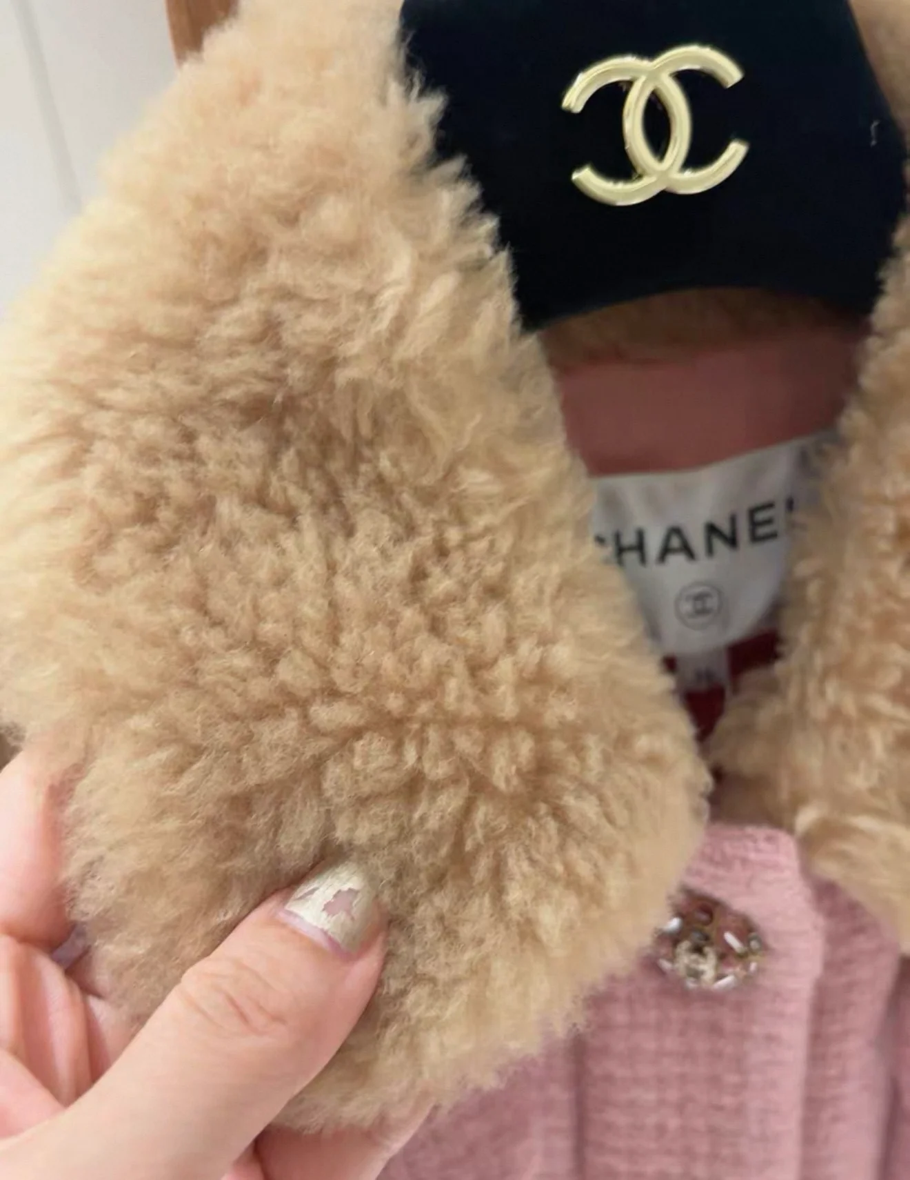 Chanel 22k pink shearling coat - Image 2