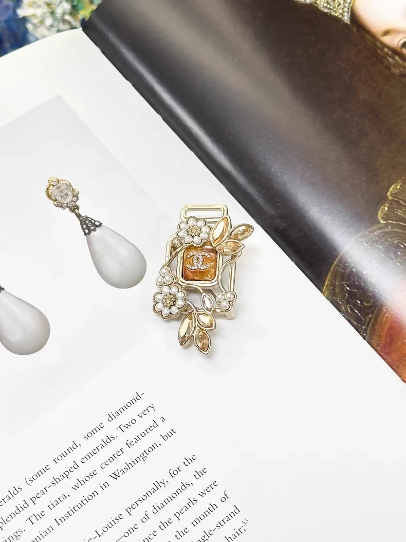 Chanel 22K pearl flower rhinestone perfume bottle glass jewelry brooch - Image 2