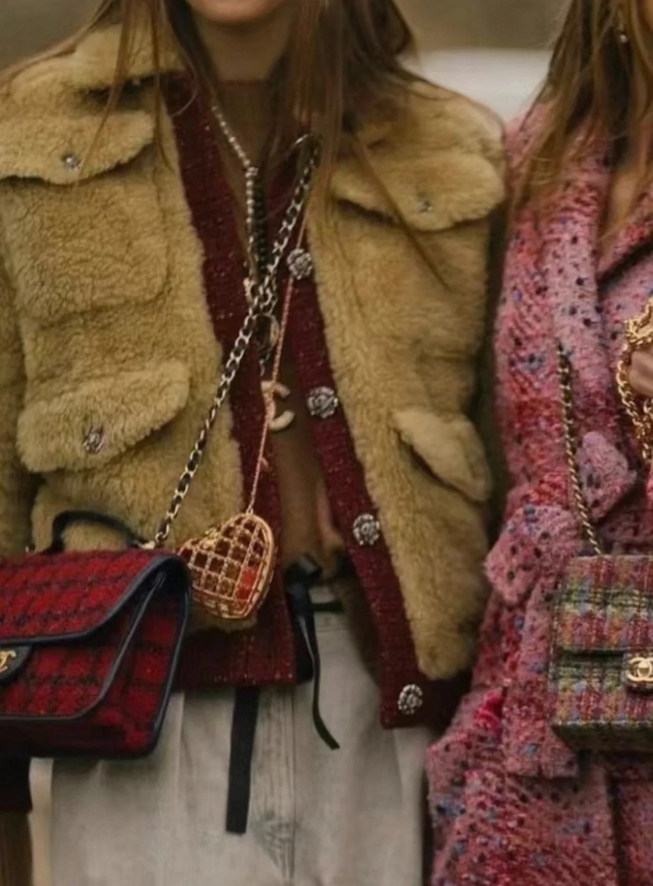 Chanel 22K silk fur jacket in beige and burgundy size 38 - Image 5