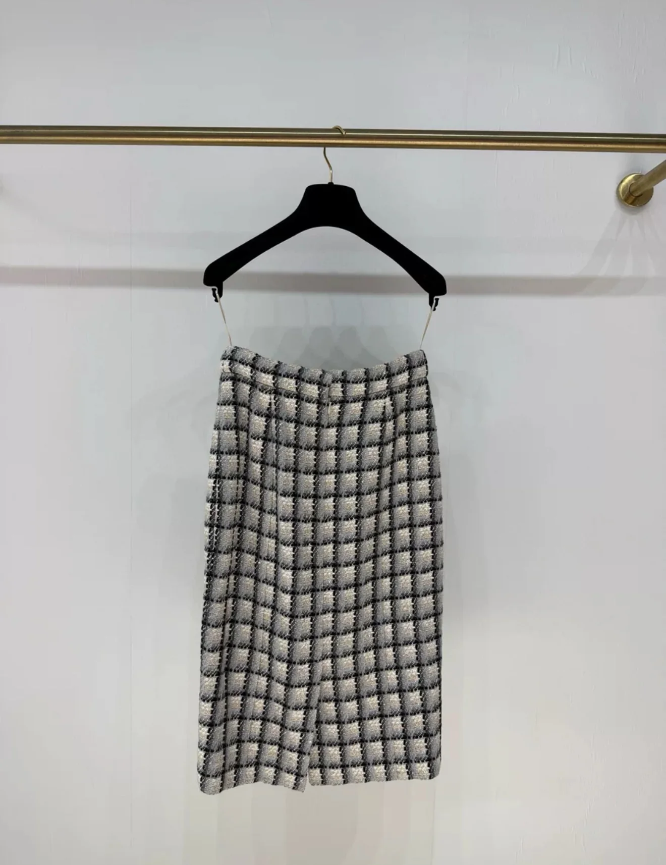 Chanel 22K vintage diamond button plaid skirt - Image 4