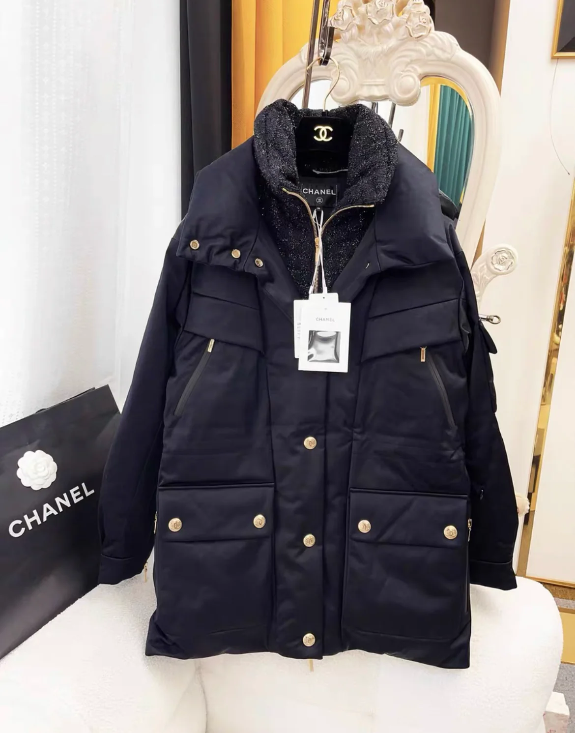 CHANEL 22N COCO NEIGE BLACK DOWN PUFFER JACKET Size 36 - Image 4