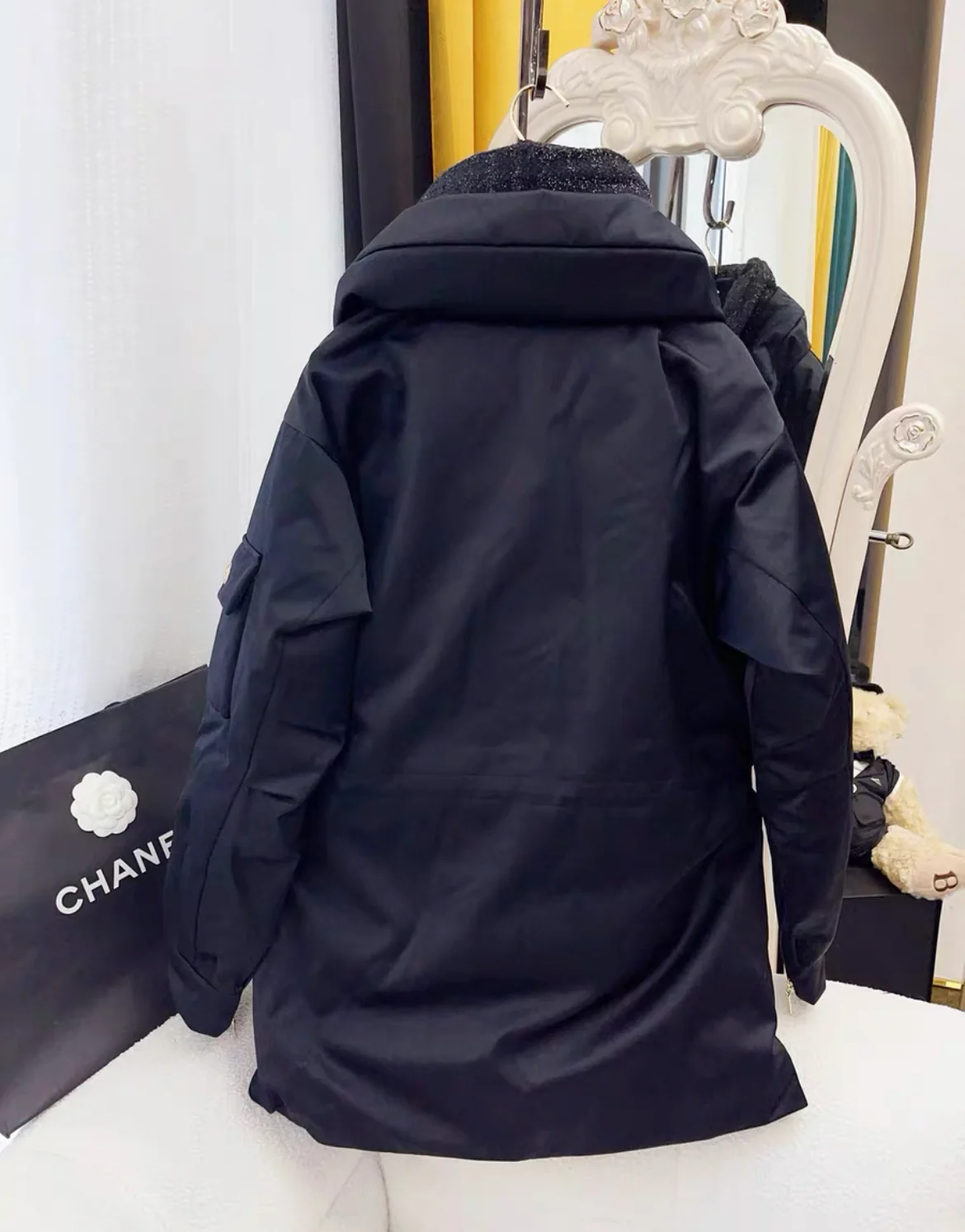 CHANEL 22N COCO NEIGE BLACK DOWN PUFFER JACKET Size 36 - Image 5