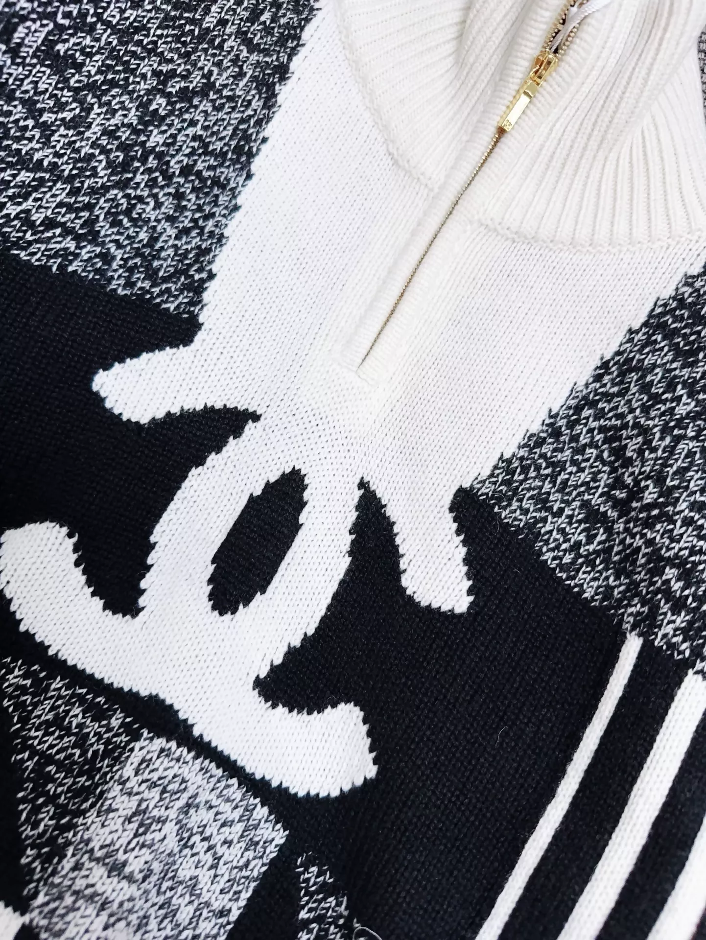 Chanel 22N Coco Neige Ski Collection Black and White sweater - Image 2