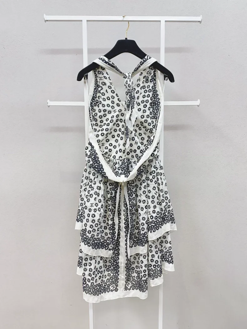 Chanel 22P black and white floral print dress - Image 2