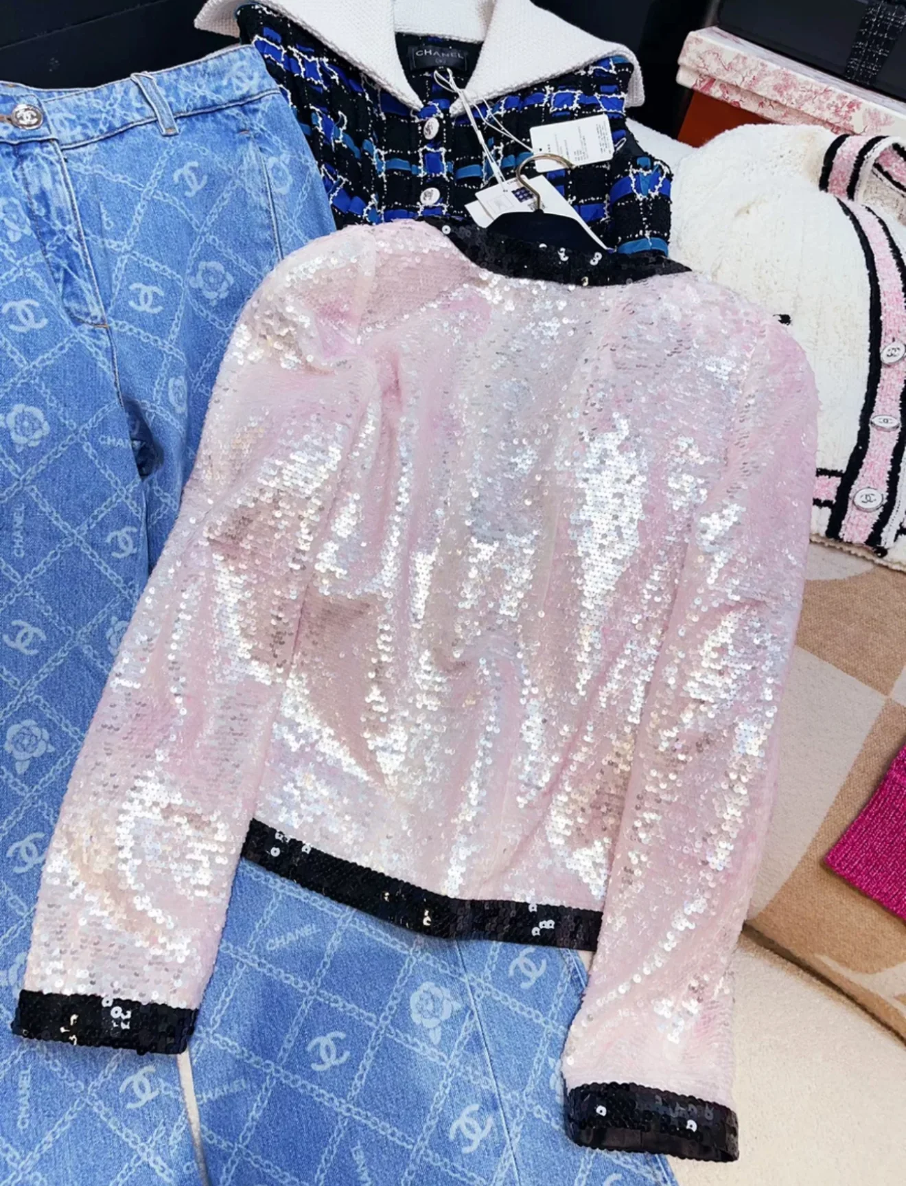 Chanel 22P Light Pink & Black Vest - Image 4