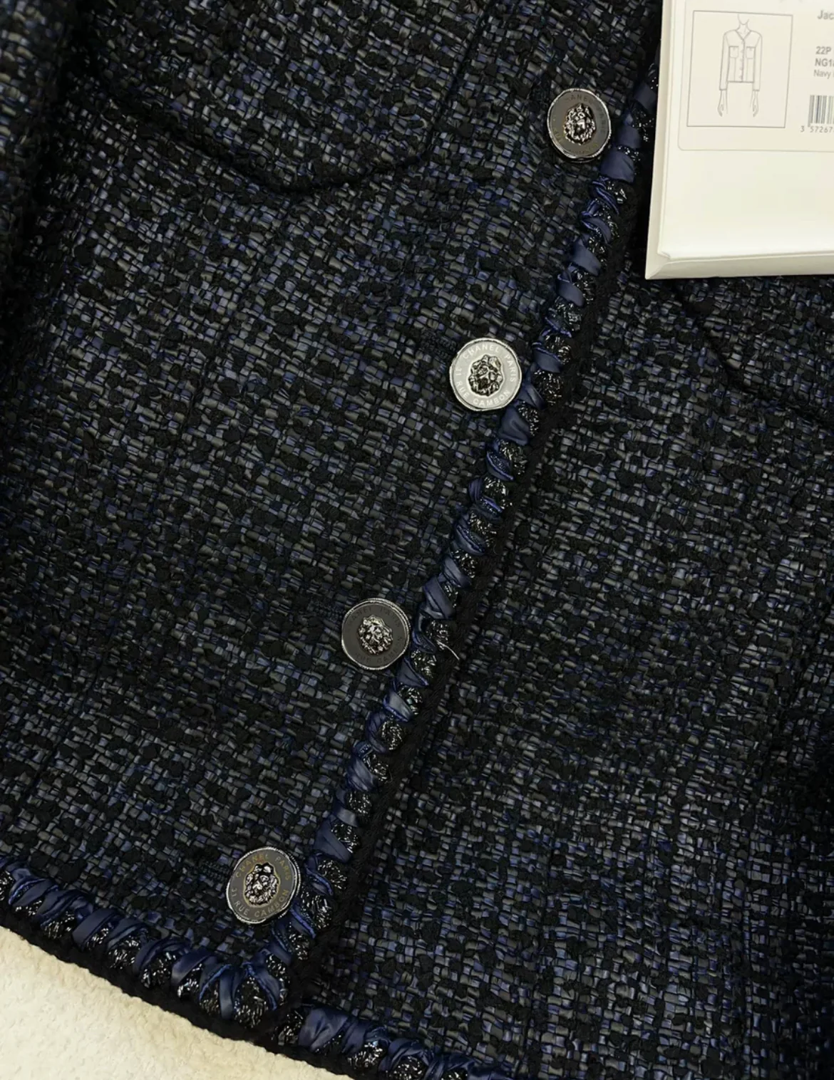 Chanel 22P Navy Blue & Black Tweed Jacket size 34 - Image 3